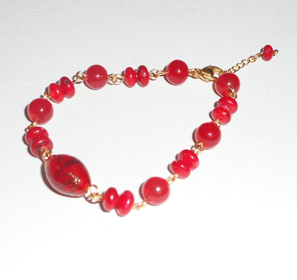 Rødt Murano-glass og Gorgon-armbånd med farget jade